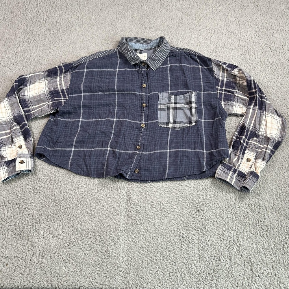 American Eagle Shirt Womens Large Navy Blue Plaid Cropped Patchwork Button Down